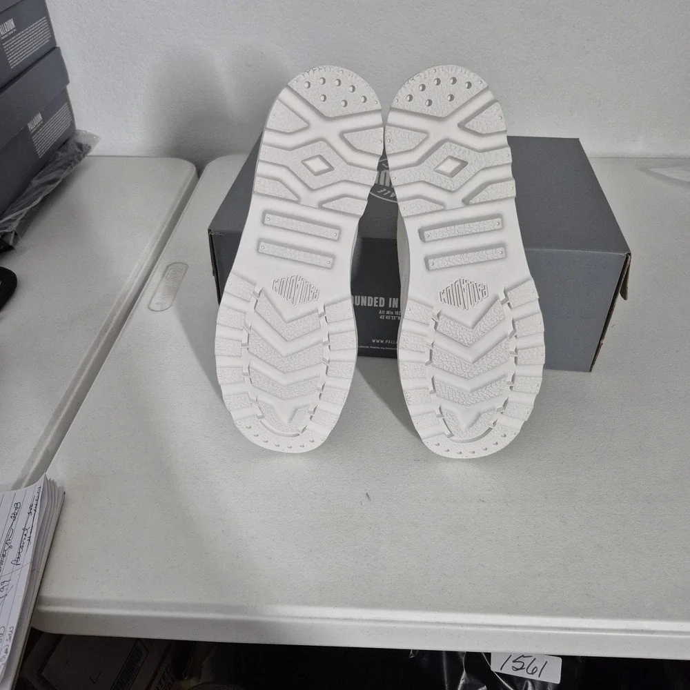 Palladium Boots Womens 7.5 Med Star White Pampa HI Top Lace‎ Up New in Box - Picture 6 of 9